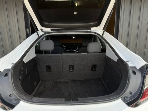 Used 2017 Chevrolet Volt LT FWD image 16