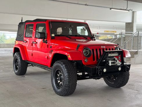 Used 2014 Jeep Wrangler Unlimited Sahara w/ Katzin Premium Leather Group AWD/4WD image 3