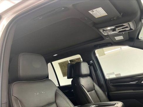 Used 2021 GMC Yukon Denali AWD/4WD image 24