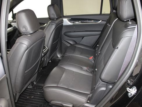 Used 2024 Cadillac XT6 Premium Luxury AWD/4WD image 18
