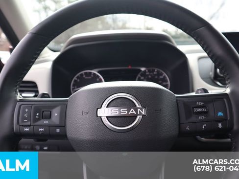 Used 2025 Nissan Rogue SV image 29