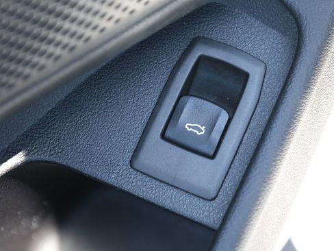 Used 2023 BMW 330i Sedan w/ Premium Package RWD image 12