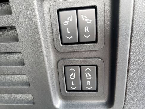 New 2026 Chevrolet Traverse High Country w/ LPO, Floor Liner Package image 12