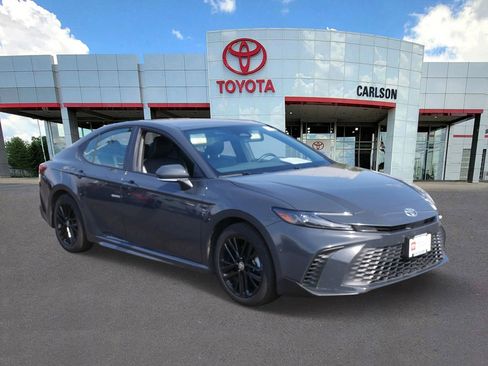 Certified 2025 Toyota Camry SE image 2