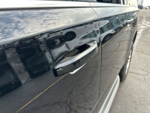 Used 2015 Chevrolet Suburban LT image 13