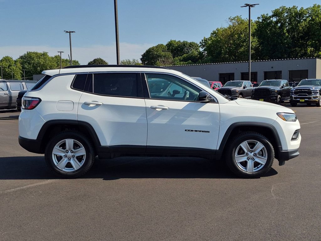 Used 2022 Jeep Compass Latitude AWD/4WD image 8