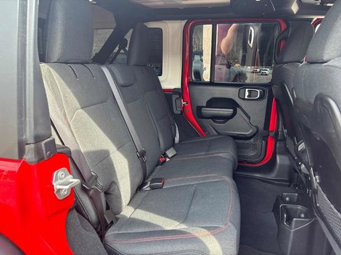 Used 2024 Jeep Wrangler Unlimited Rubicon image 64