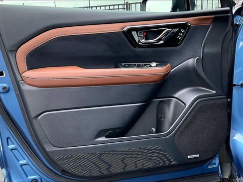 Used 2025 Subaru Forester Touring w/ Popular Package - Touring image 26