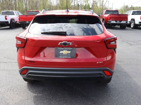 New 2026 Chevrolet Trax RS w/ Sunroof Package FWD image 32
