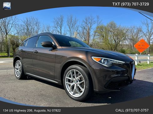 Used 2018 Alfa Romeo Stelvio Ti Sport image 1