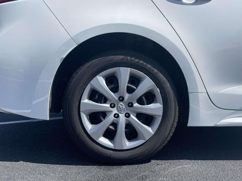 Used 2026 Toyota Corolla LE FWD image 7