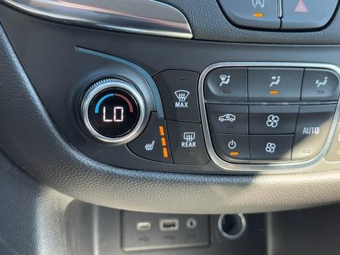 Used 2024 Chevrolet Equinox LT FWD image 20