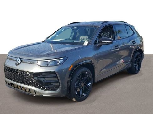 New 2026 Volkswagen Tiguan SE R-Line FWD image 2