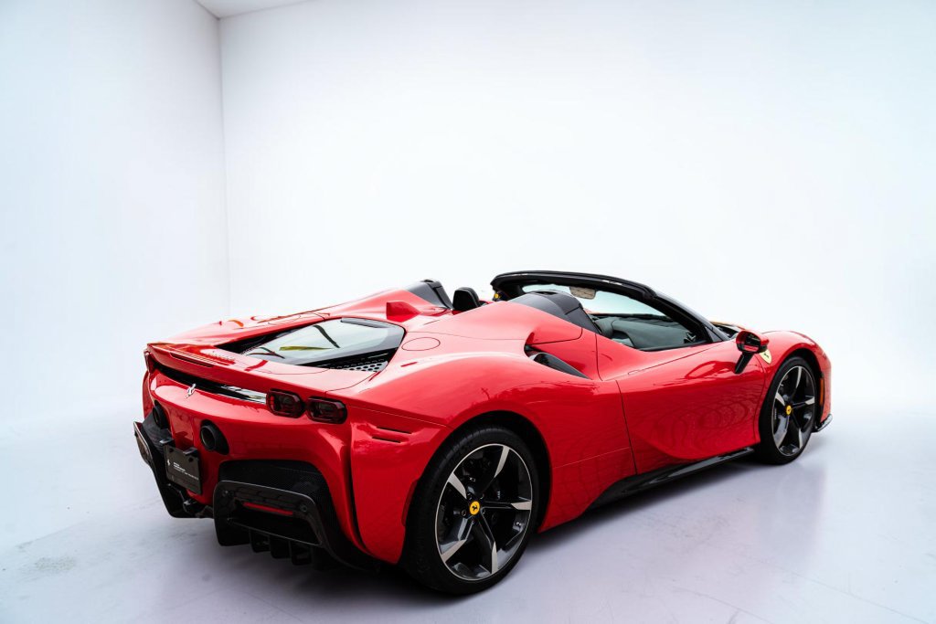 Certified 2022 Ferrari SF90 Spider AWD/4WD image 2
