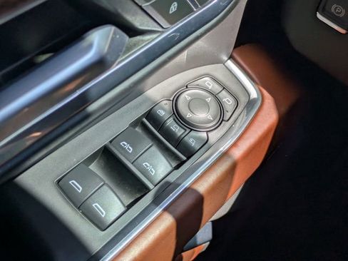 Used 2024 GMC Sierra 2500 Denali Ultimate image 28