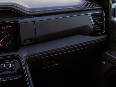 Used 2024 GMC Sierra 2500 AT4 w/ Technology Package image 37