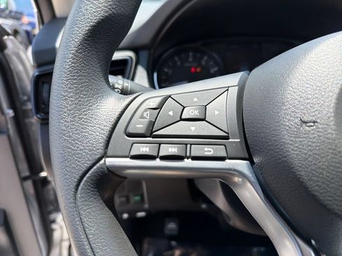 Used 2022 Nissan Rogue Sport S FWD image 19