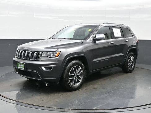 Used 2018 Jeep Grand Cherokee Limited AWD/4WD image 2