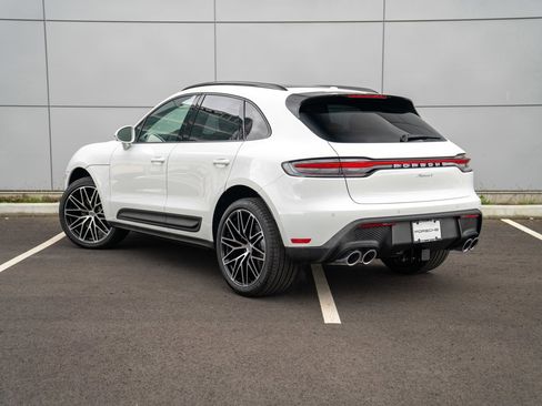 New 2026 Porsche Macan image 3