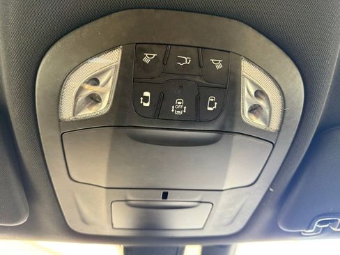 Used 2020 Chrysler Pacifica Touring w/ S Appearance Package FWD image 38