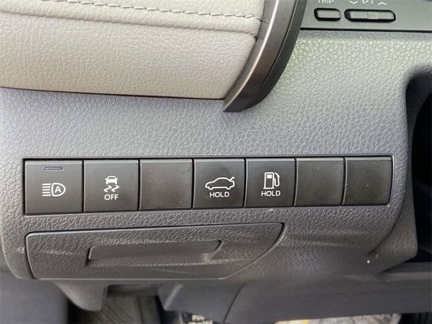 Used 2019 Toyota Camry LE image 27