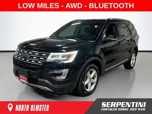 Used 2016 Ford Explorer XLT image 1