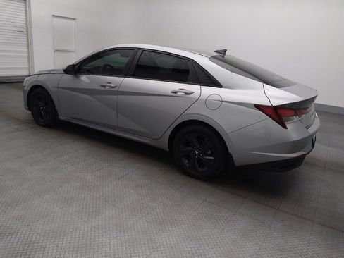 Used 2022 Hyundai Elantra SEL image 3