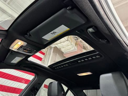 Used 2017 BMW 330i xDrive 330i xDrive image 23