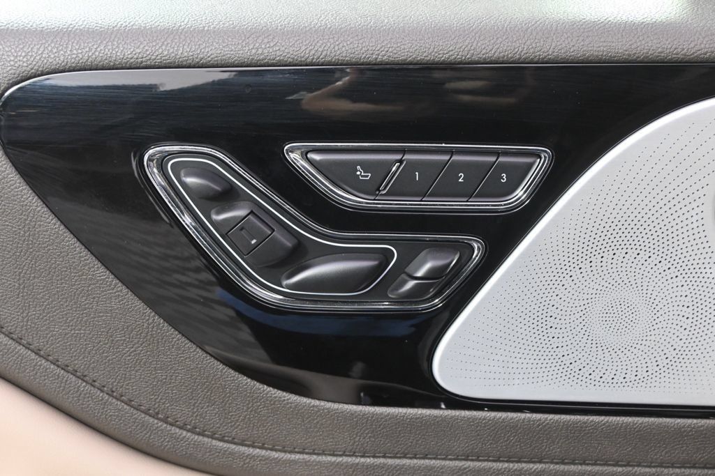 Used 2023 Lincoln Aviator Reserve w/ Equipment Group 201A AWD/4WD image 14