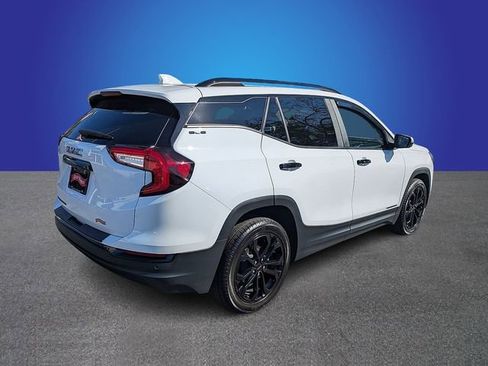 Used 2022 GMC Terrain SLE w/ Driver Convenience Package image 5