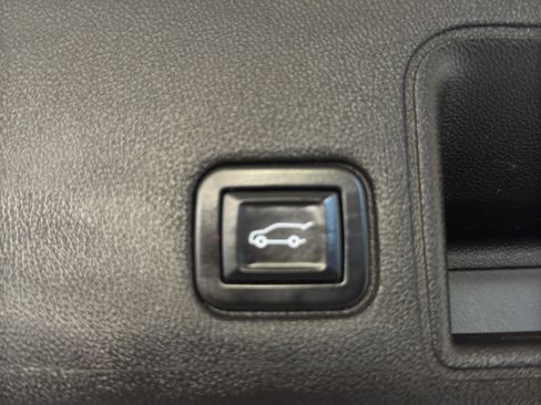 Used 2022 GMC Terrain SLE w/ Driver Convenience Package FWD image 21