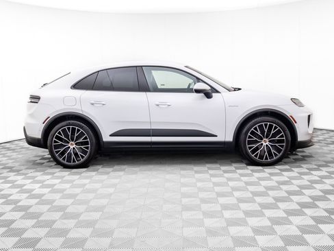 New 2026 Porsche Macan 4 Electric AWD/4WD image 7