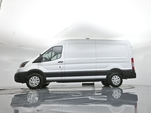 New 2026 Ford E-Transit 148 Medium Roof w/ Load Area Protection Package RWD image 46