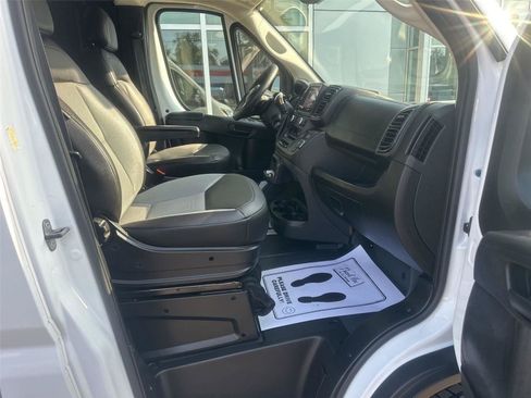 Used 2026 RAM ProMaster 2500 w/ Convenience Group FWD image 8