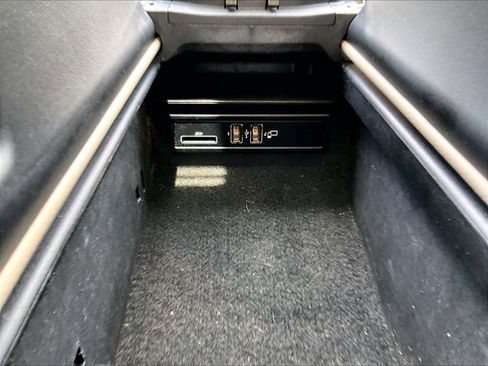 Used 2019 Mercedes-Benz C 300 Sedan image 26