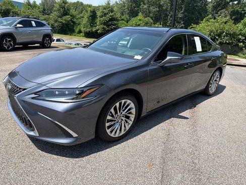 Used 2022 Lexus ES 350 Ultra Luxury FWD image 3