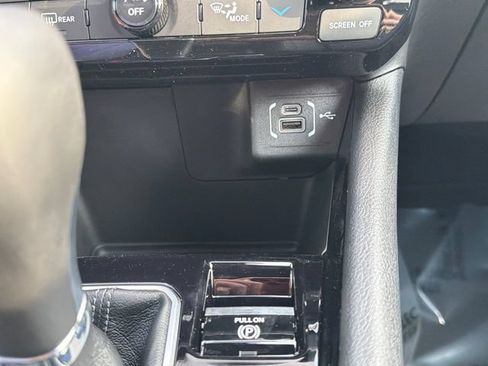 New 2026 Jeep Compass Limited w/ Sun, Sound & Navigation Group AWD/4WD image 27