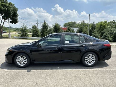 Used 2026 Toyota Camry LE w/ Convenience Package FWD image 2