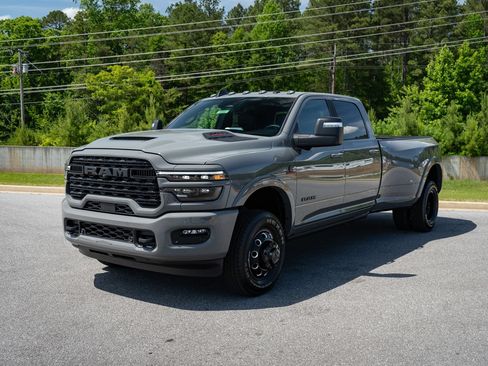 New 2026 RAM 3500 Limited AWD/4WD image 10