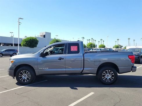 Certified 2024 Nissan Titan SV image 3