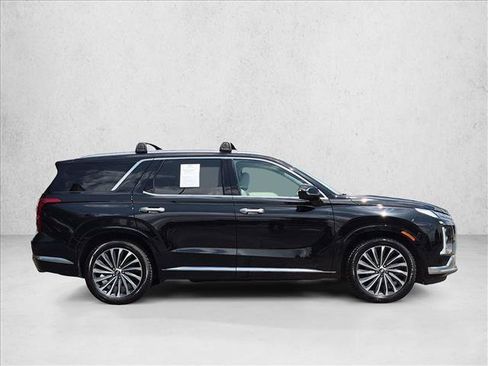 Used 2023 Hyundai Palisade Calligraphy FWD image 4