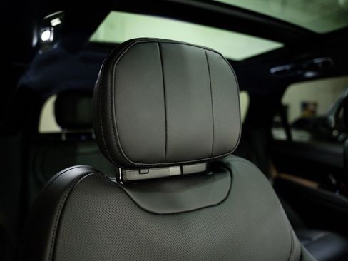 Used 2025 Land Rover Range Rover Sport Dynamic SE image 39