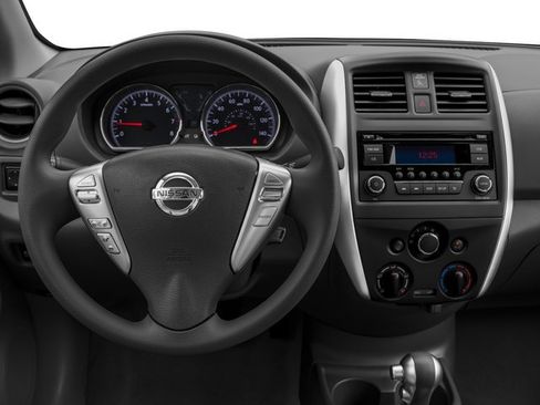 Used 2016 Nissan Versa SV FWD image 7
