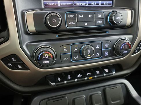 Used 2019 GMC Sierra 2500 Denali w/ Duramax Plus Package AWD/4WD image 28