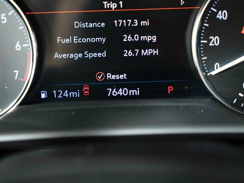 Used 2023 Buick Envision Essence image 25