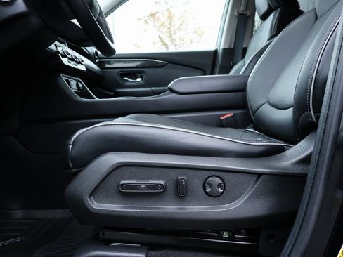 Certified 2023 Honda Pilot Black Edition image 32