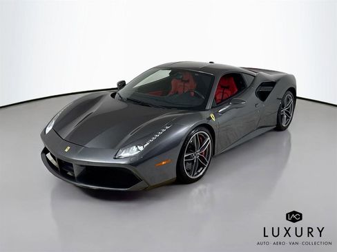 Used 2018 Ferrari 488 GTB image 3