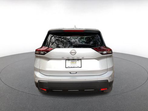 Used 2025 Nissan Rogue SV image 6