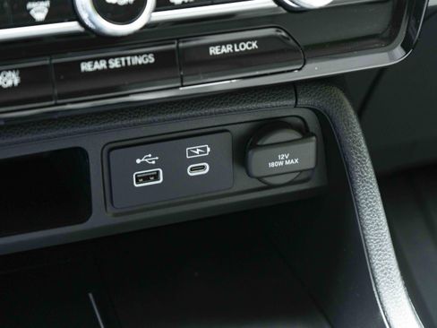 Used 2025 Honda Pilot Elite image 34