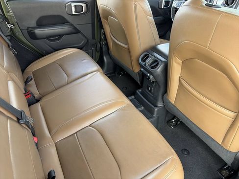 Used 2021 Jeep Wrangler Unlimited Sahara w/ Cold Weather Group AWD/4WD image 30